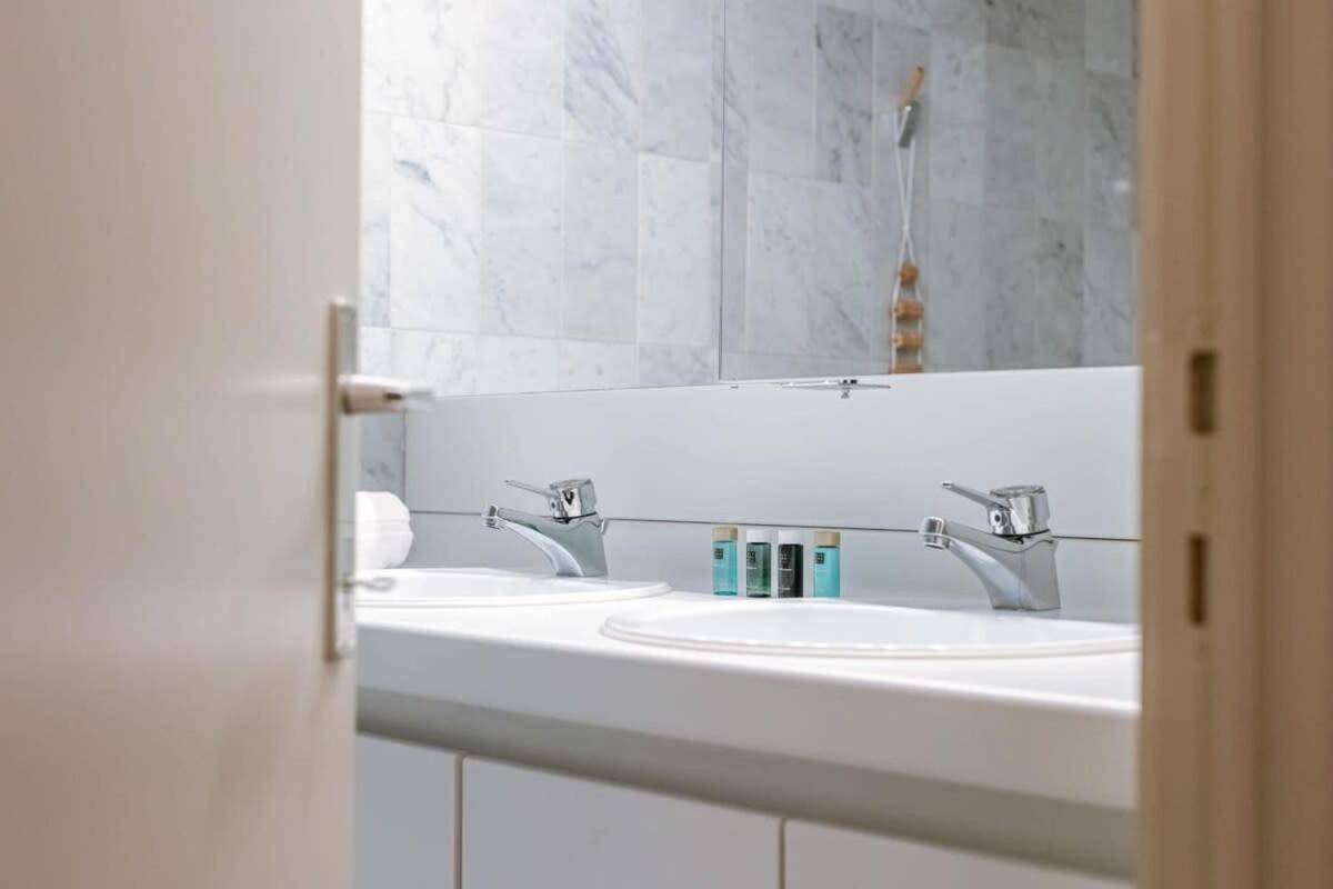 Huswell - Authentic Apartment With Terraces And Parking Кнокке-Хейст Экстерьер фото