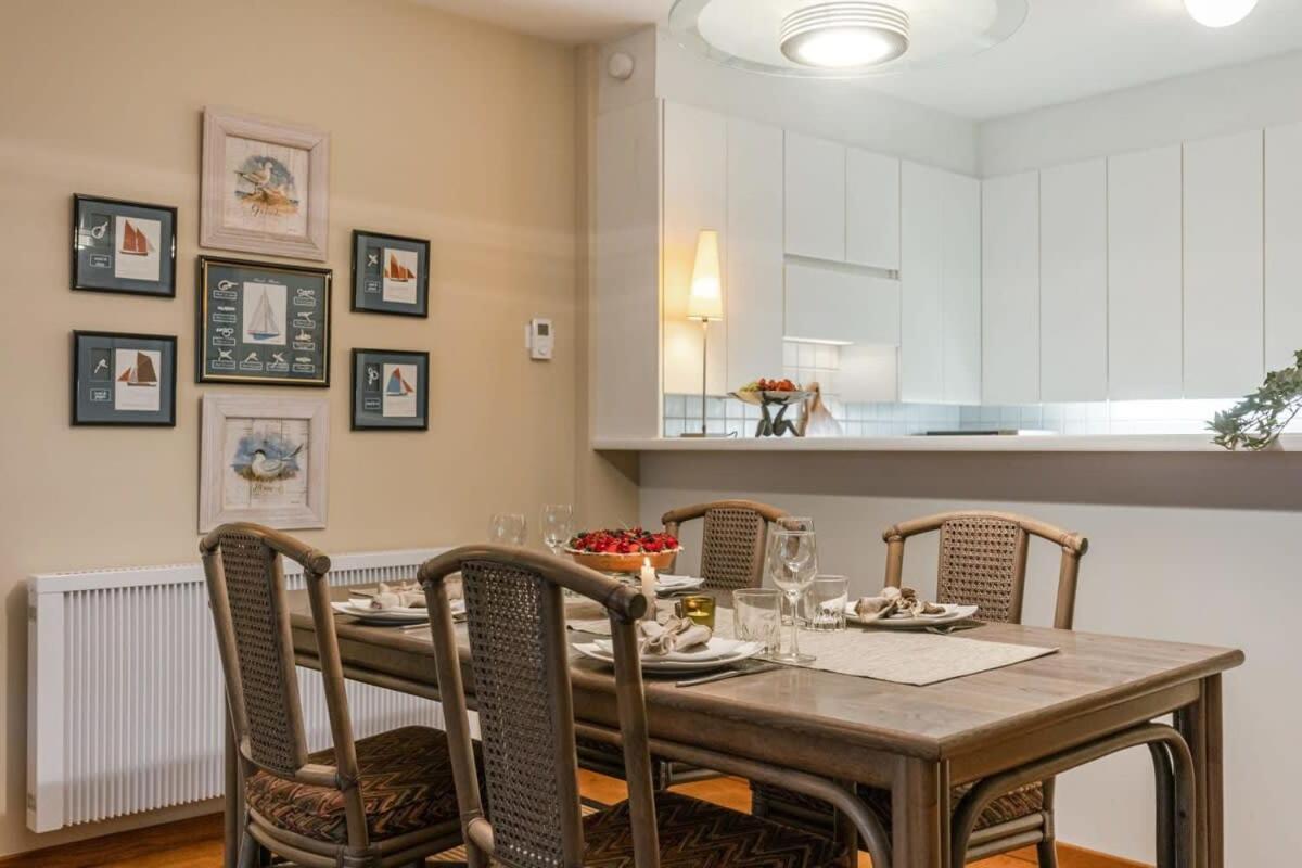 Huswell - Authentic Apartment With Terraces And Parking Кнокке-Хейст Экстерьер фото