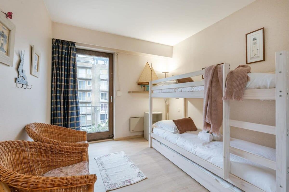 Huswell - Authentic Apartment With Terraces And Parking Кнокке-Хейст Экстерьер фото