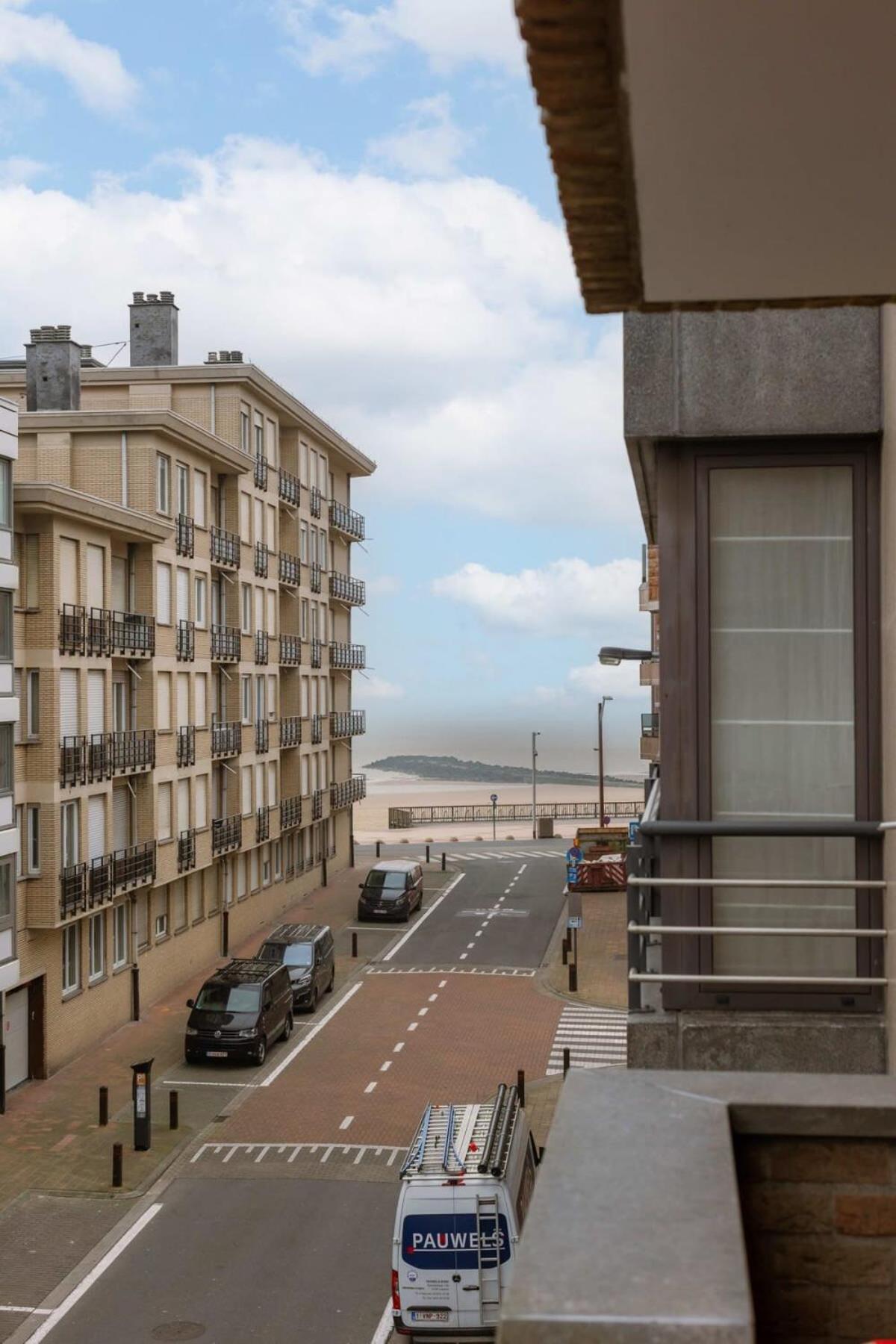 Huswell - Authentic Apartment With Terraces And Parking Кнокке-Хейст Экстерьер фото